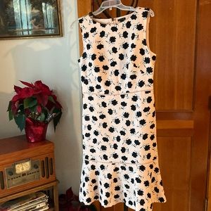 Ann Taylor dress. Size 6 Flowered print